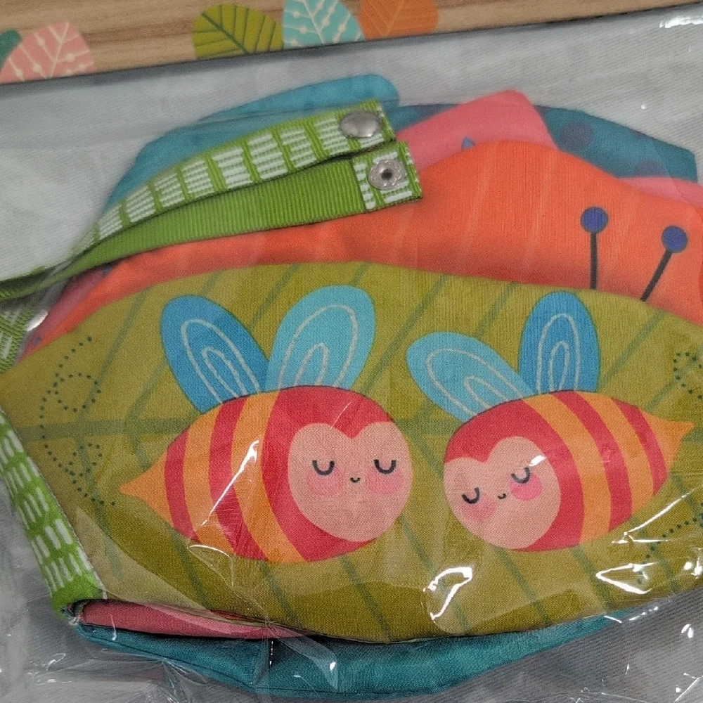 Cloth Book - Colorful Insect Design - Picture 5 of 5